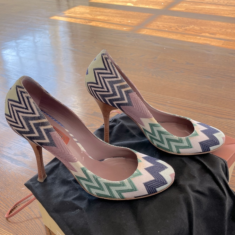 Missoni  authentic signature zig zag pumps